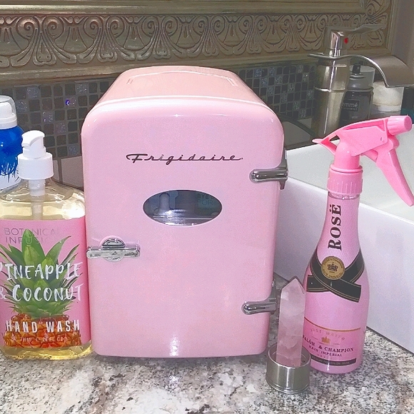Frigidaire Kitchen Pink Frigidaire 9 Can Mini Cosmetic Fridge Poshmark